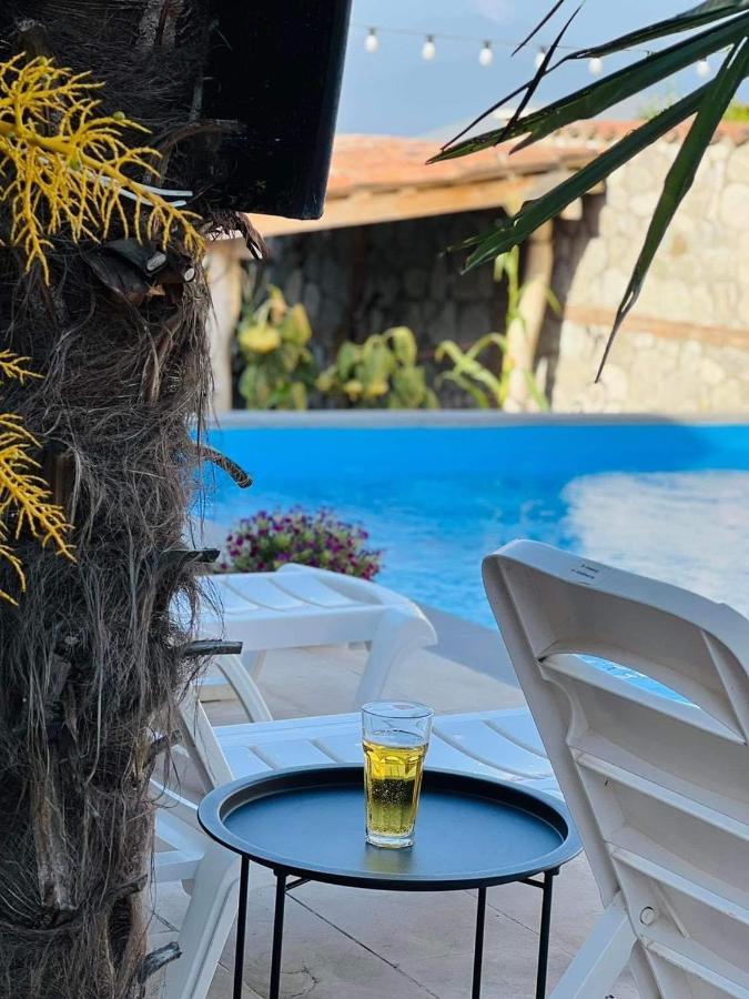 Boutique Hotel Talaveri In Telavi Bagian luar foto