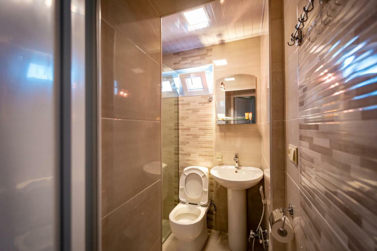 Boutique Hotel Talaveri In Telavi Bagian luar foto